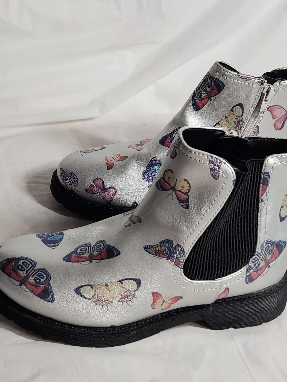 Girls' Madden NYC Silver Butterfly  Boots SZ 3